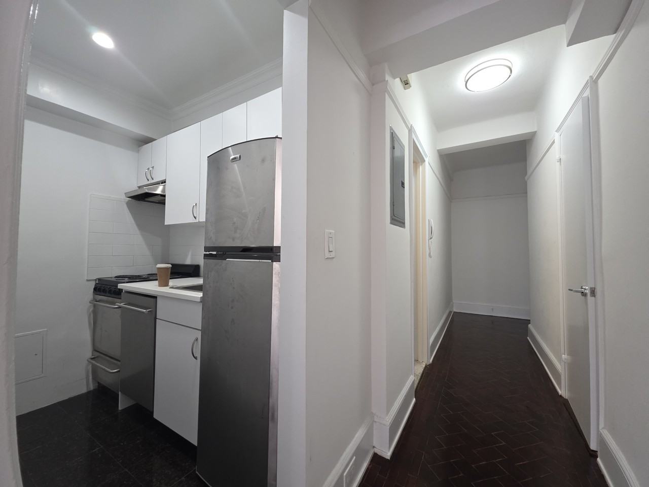 160 W 73rd St #EV8K - Photo 4 of 5