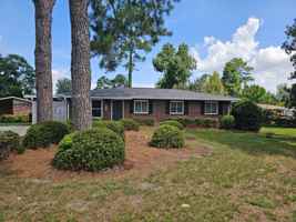 featured image of 1422 Ridgewood Dr