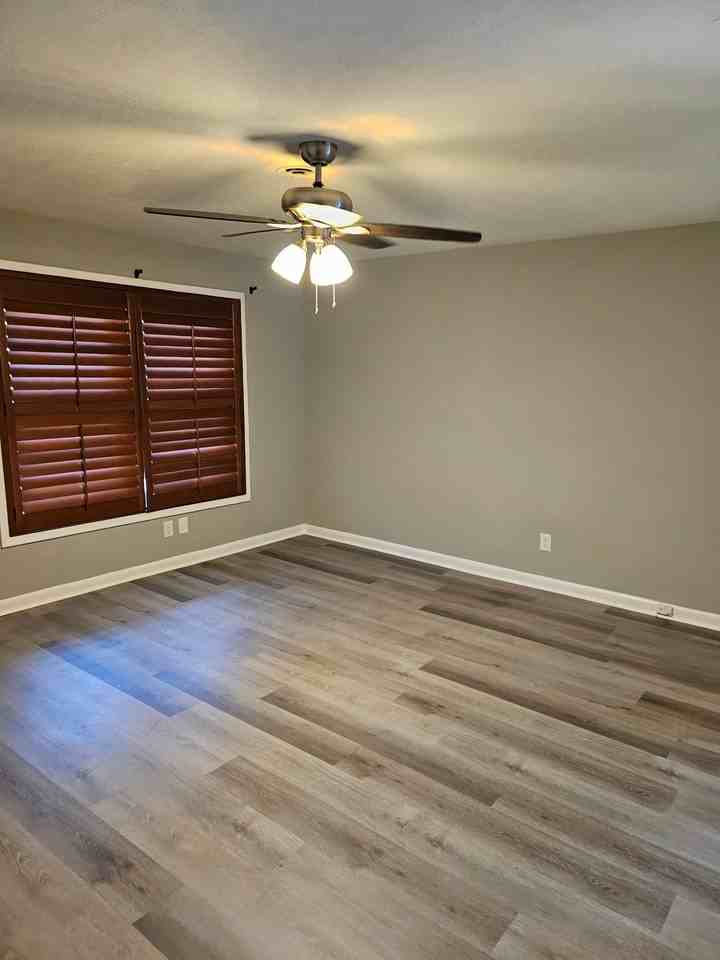 1422 Ridgewood Dr - Photo 4 of 20