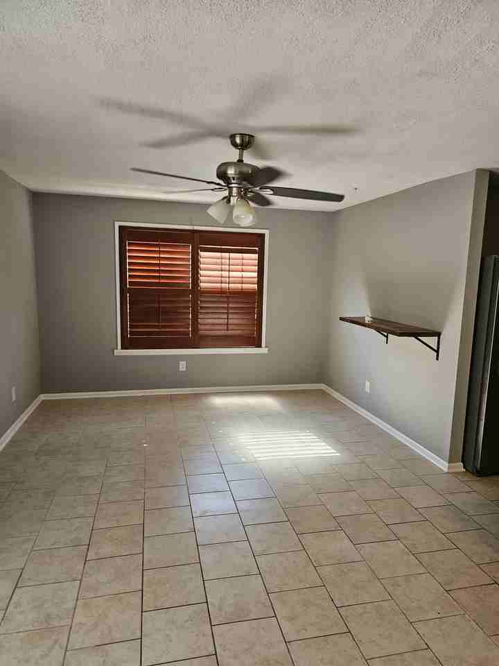 1422 Ridgewood Dr - Photo 5 of 20