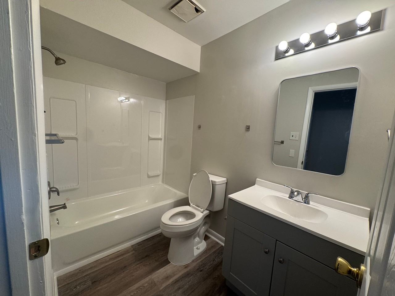 135 Chaucer Rd #B - Photo 7 of 15
