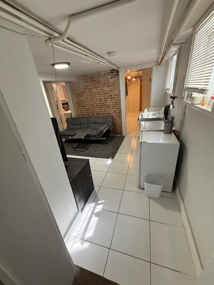 53 Carman St Ground Floor #GL - Photo 4 of 16