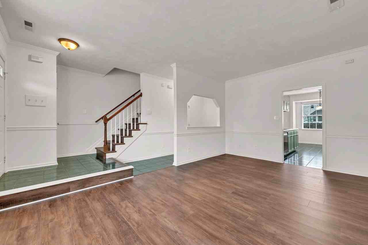 518 S Lake Cir - Photo 2 of 21