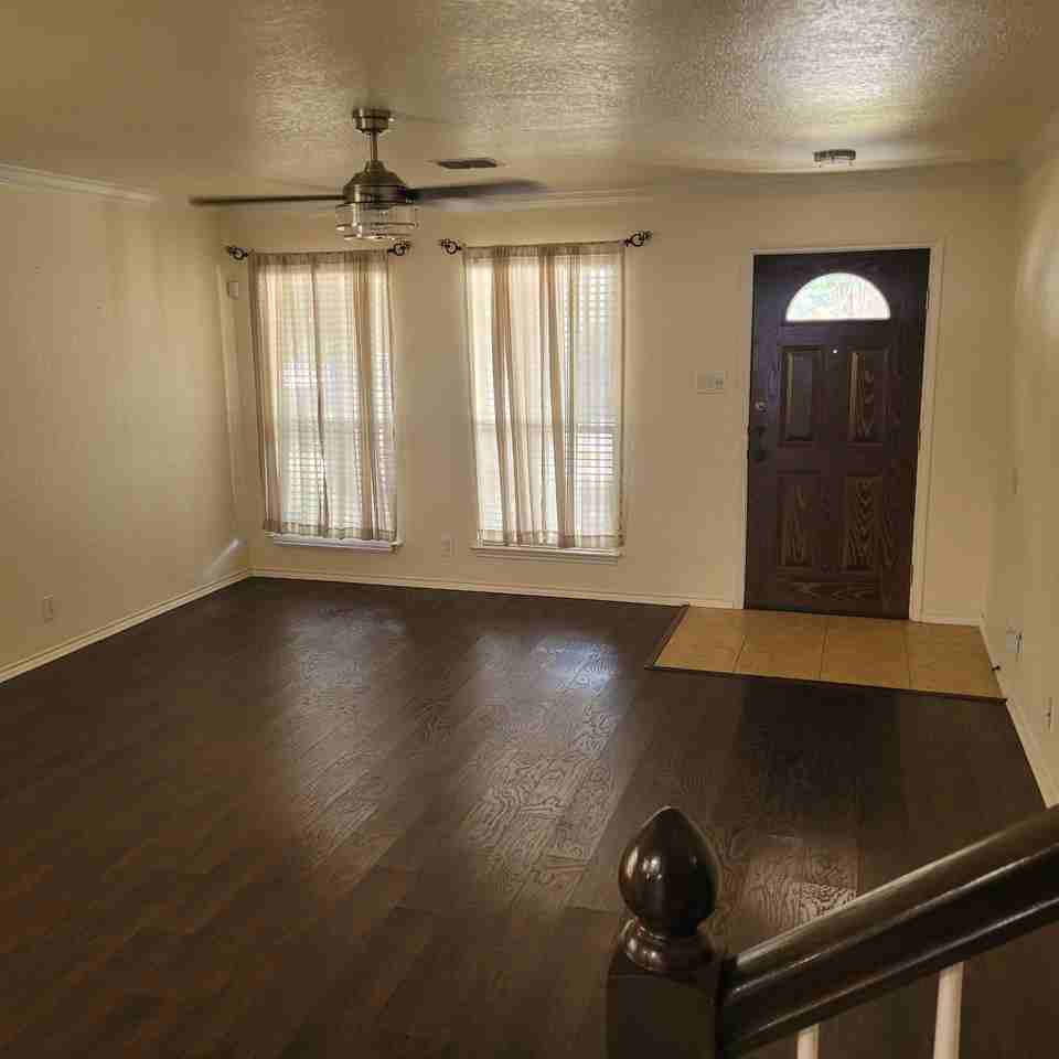 519 Erica - Photo 2 of 8