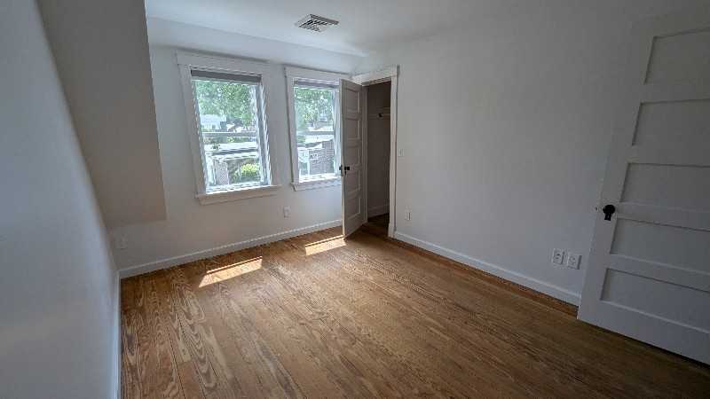 581 Kearsarge Way - Photo 5 of 8