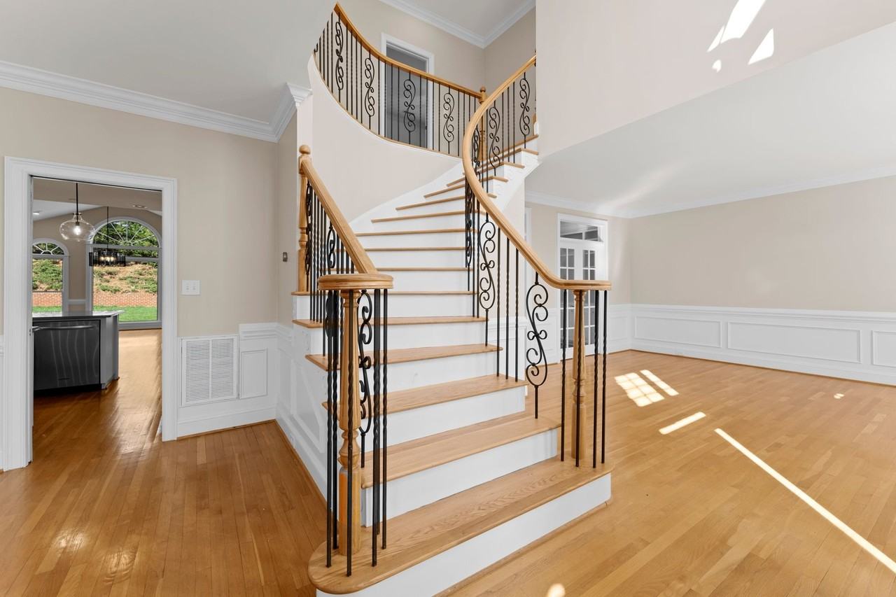 2134 Glade Hill Rd - Photo 5 of 18