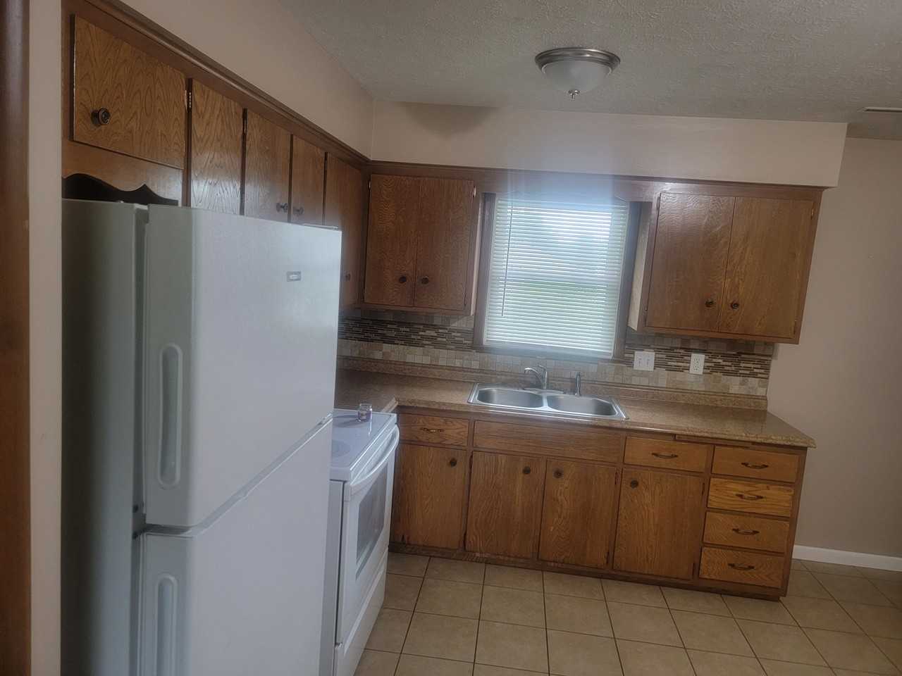 4144 N 60th Ave #2 - Photo 4 of 14