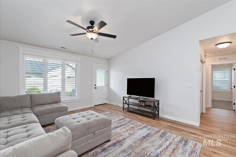 4437 E Faceto St - Photo 3 of 9