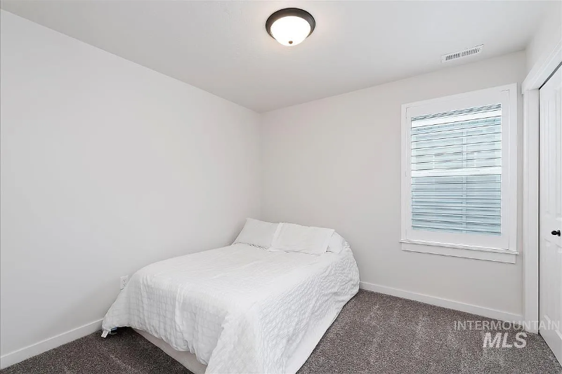 4437 E Faceto St - Photo 6 of 9