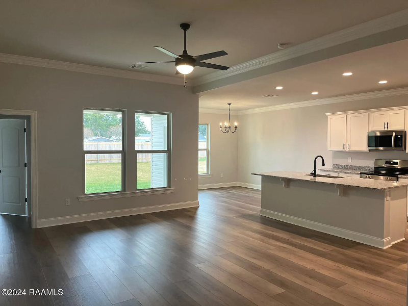 110 Nandina Dr - Photo 3 of 27