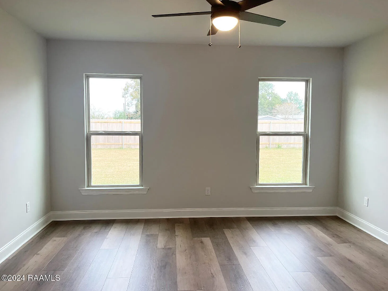 110 Nandina Dr - Photo 5 of 27