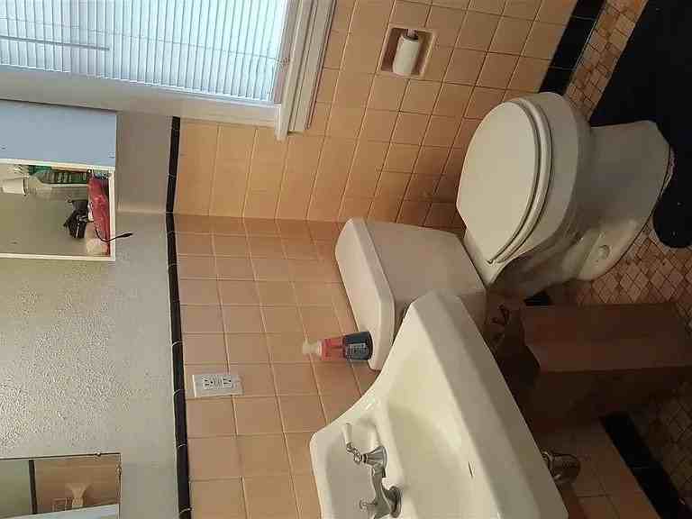 1018 E Gorham St - Photo 2 of 4