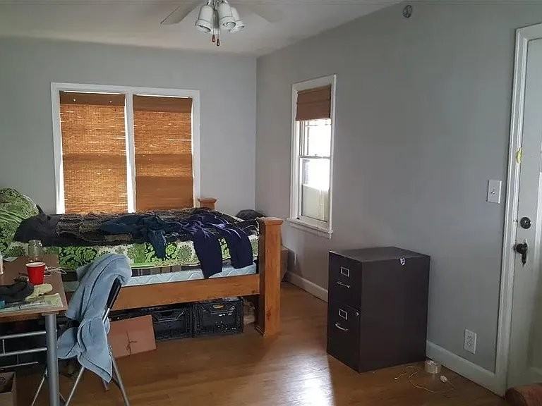 1018 E Gorham St - Photo 3 of 4