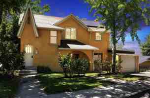 featured image of 537 N Darwin St #1
