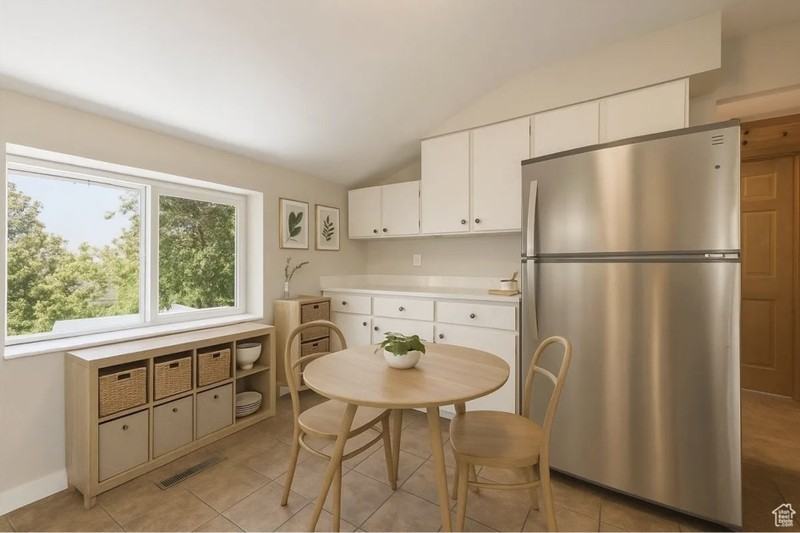 537 N Darwin St #1 - Photo 4 of 17