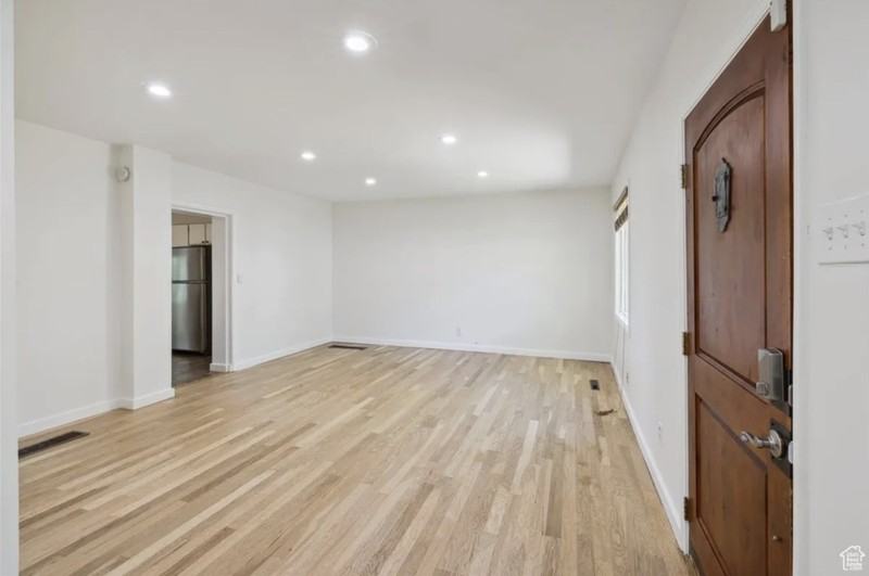 537 N Darwin St #1 - Photo 7 of 17