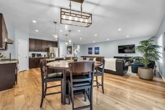 585 W Life Dr - Photo 2 of 19