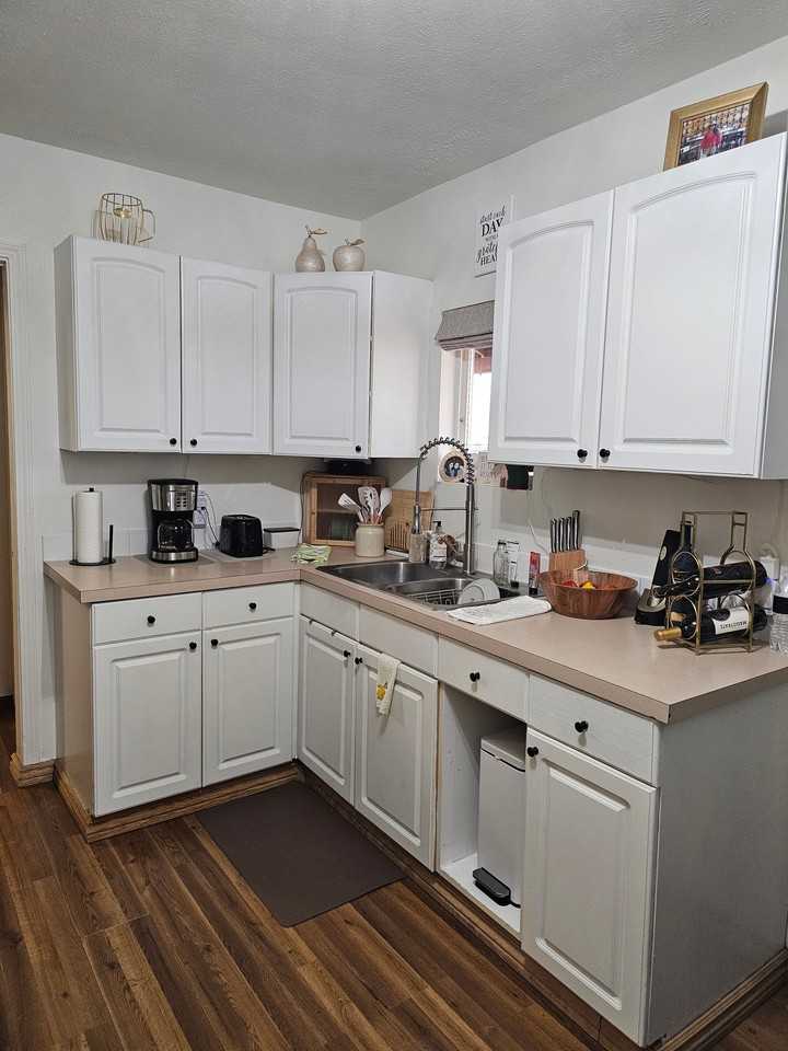 1708 E Tilsley Pl - Photo 3 of 12