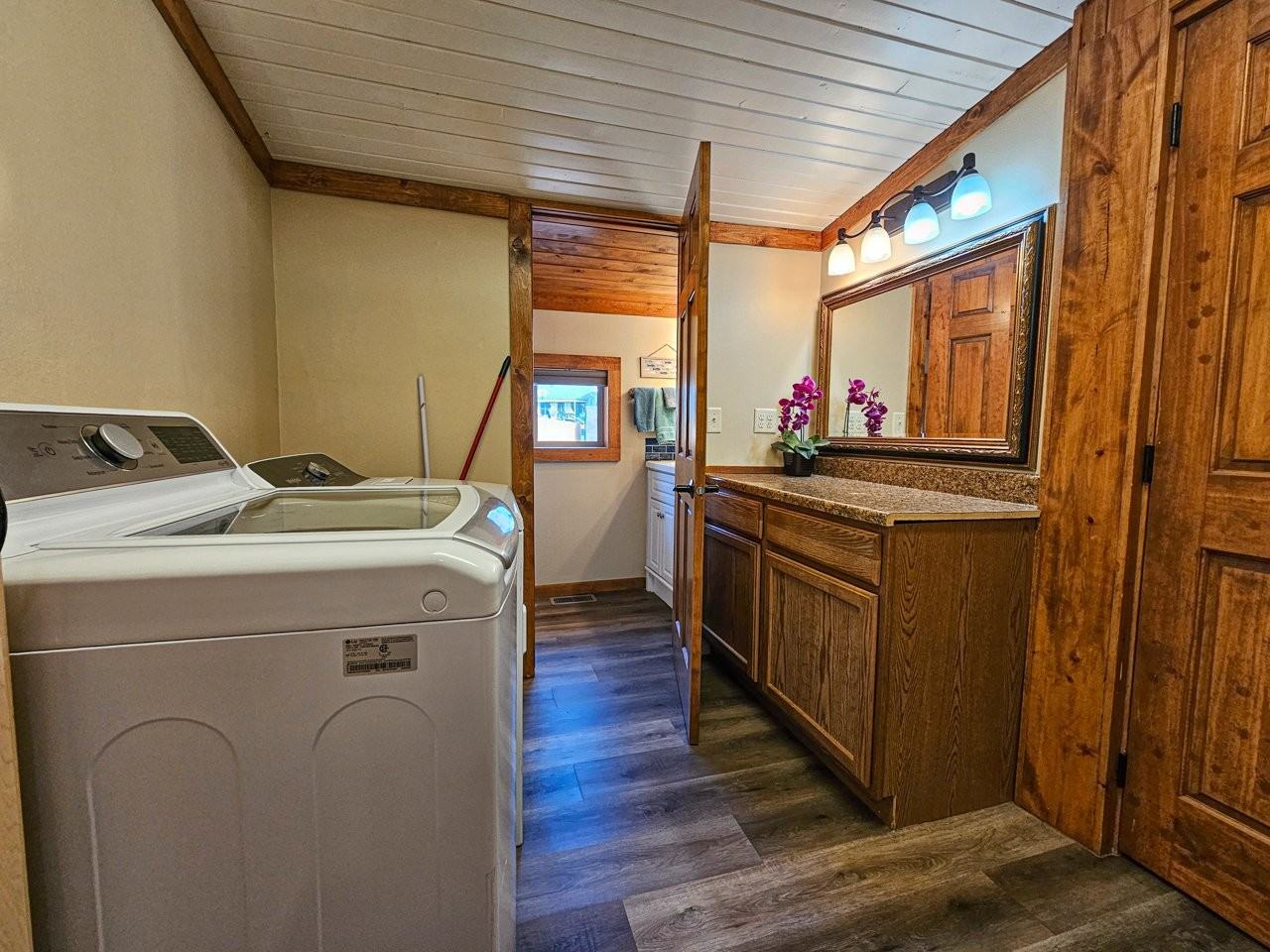218 E Main St - Photo 7 of 12