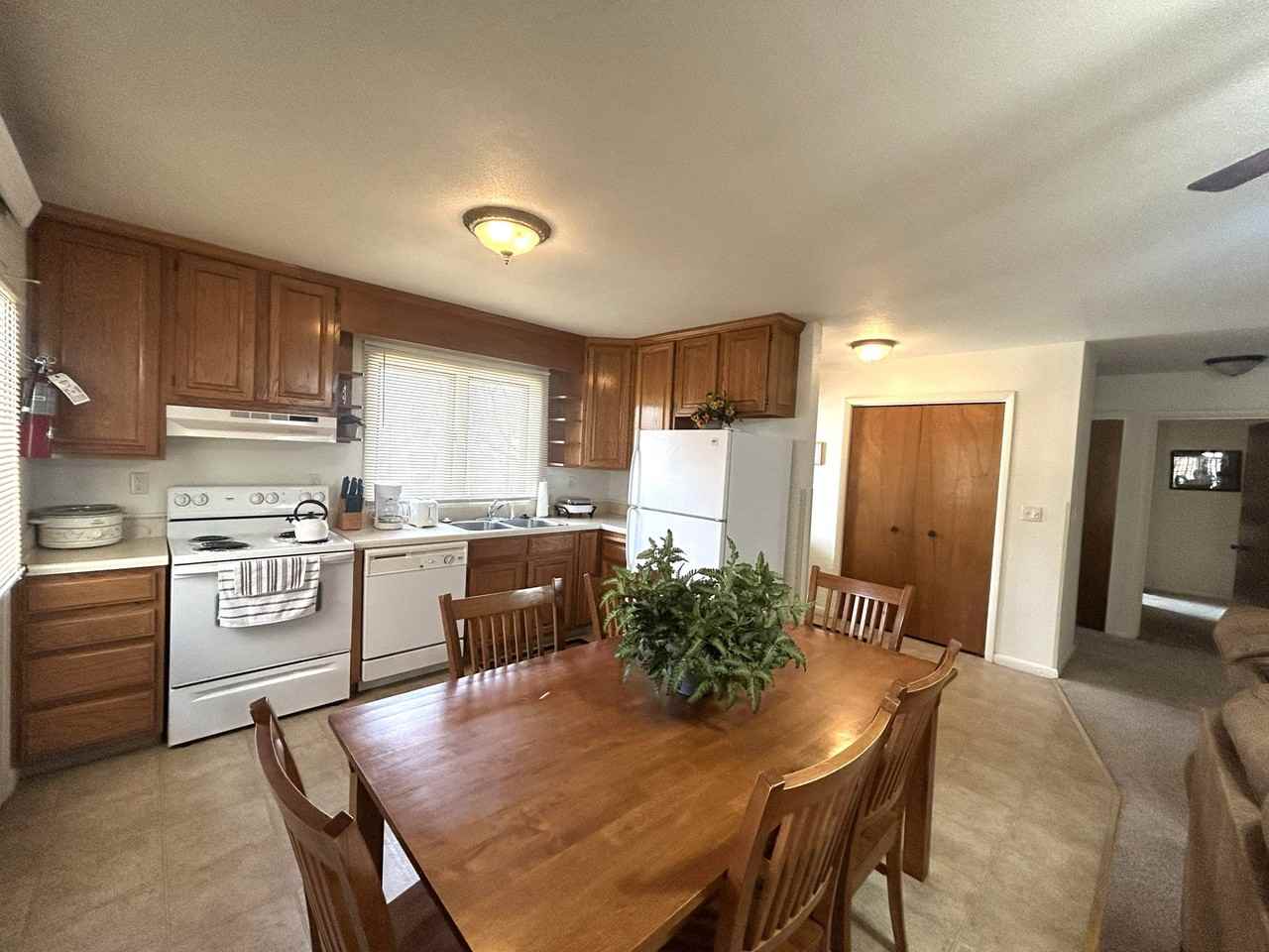 109 Pine Ave - Photo 3 of 14