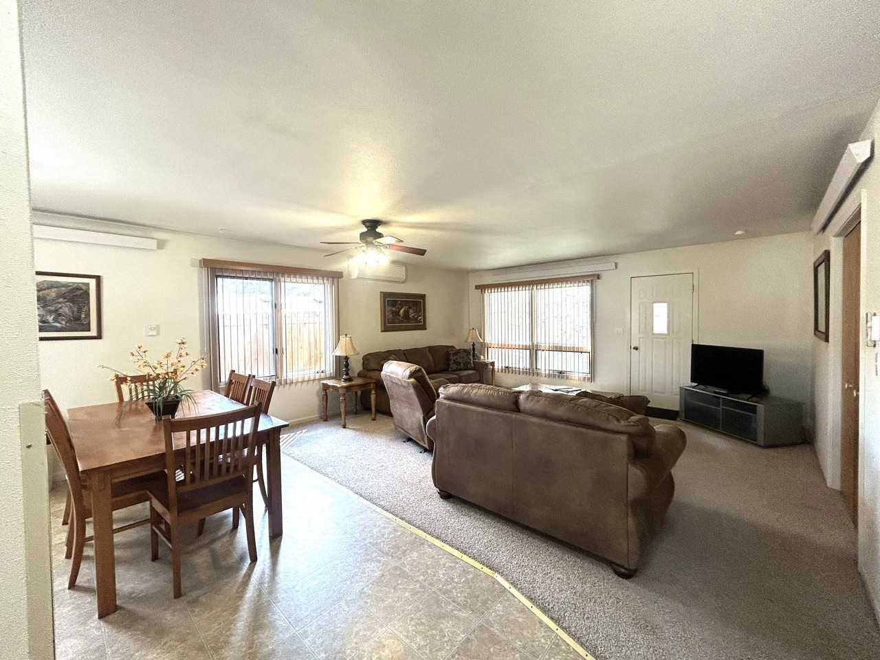 117 Pine Ave - Photo 3 of 17