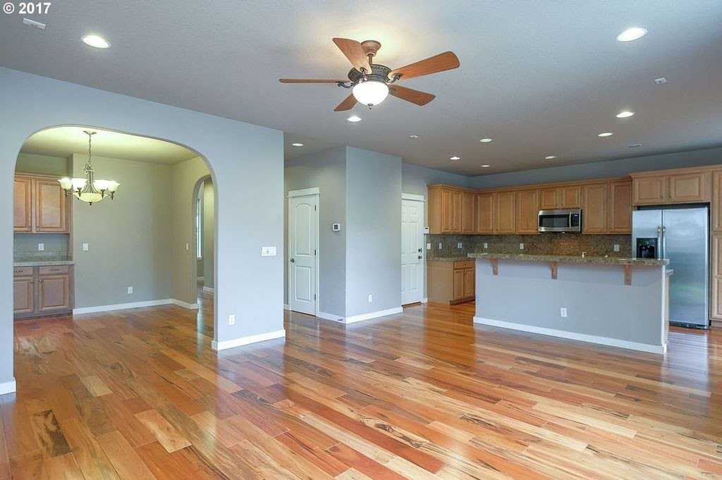 6146 Ne Ridgestone Ct - Photo 4 of 19