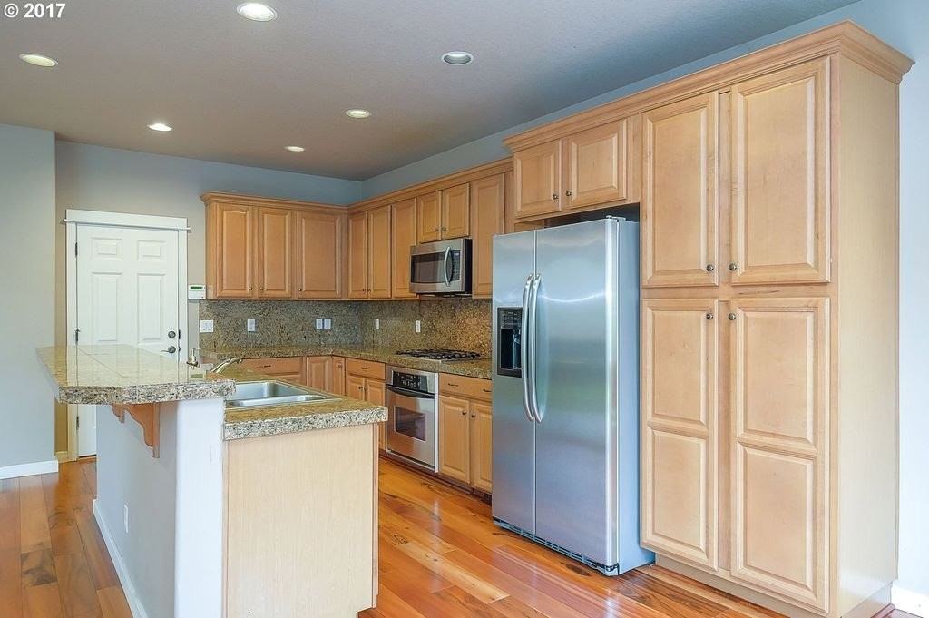6146 Ne Ridgestone Ct - Photo 7 of 19