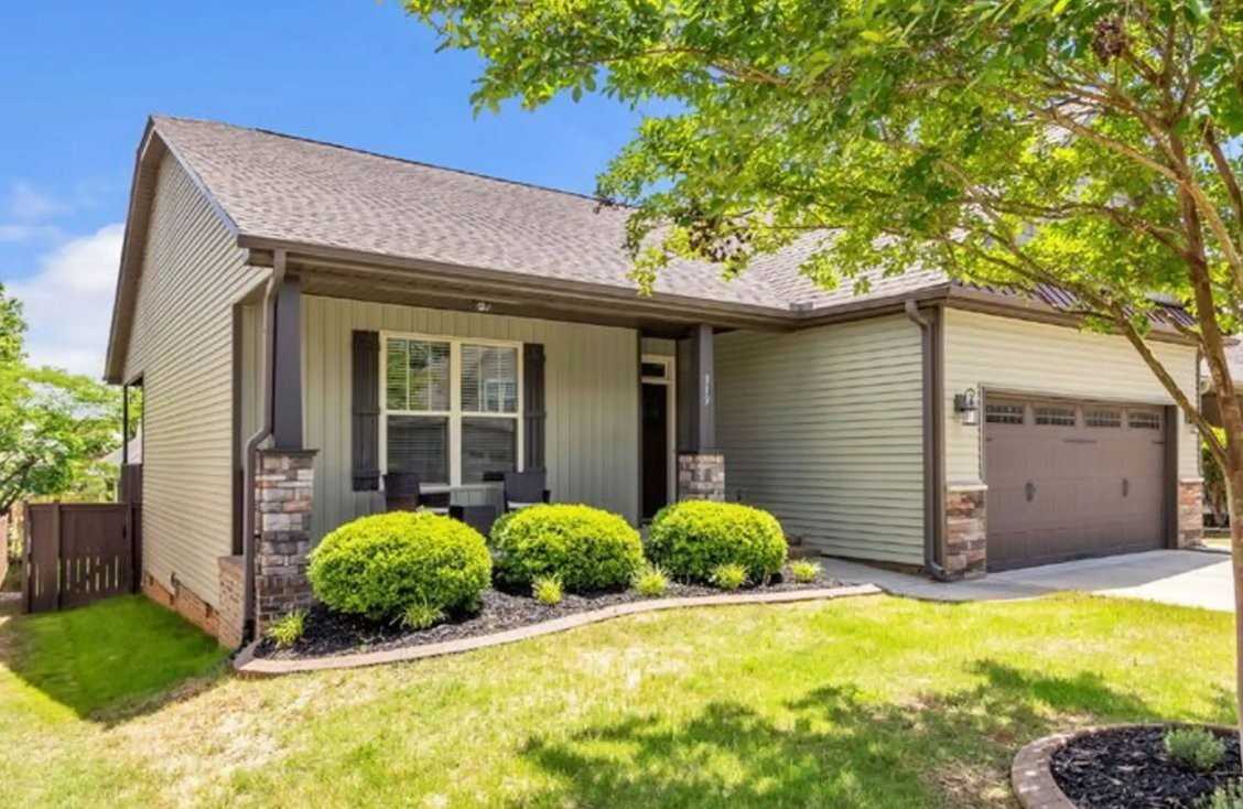 319 Hampton Farms Trl - Photo 2 of 18