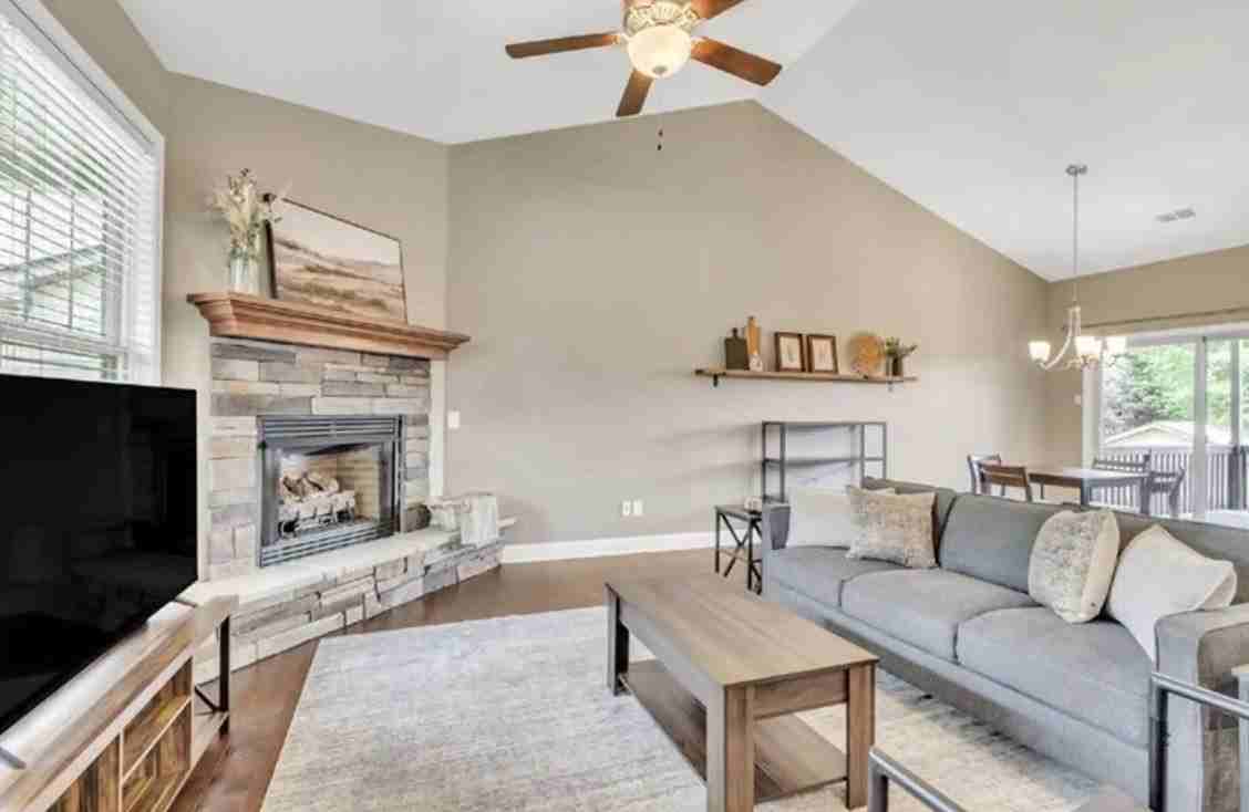 319 Hampton Farms Trl - Photo 3 of 18