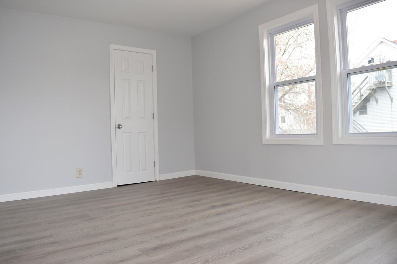 7 Pearl St #2 - Photo 4 of 10