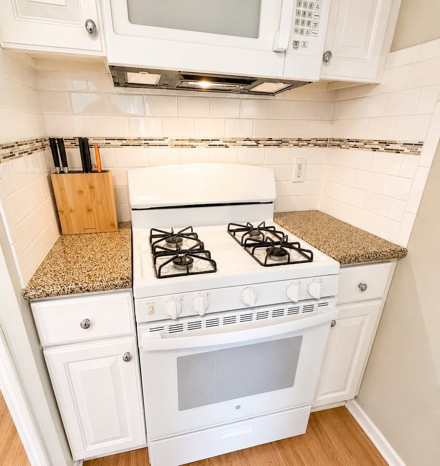 226 Emily St #A - Photo 5 of 17