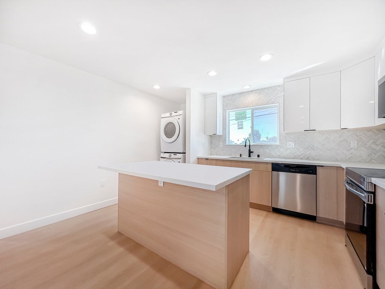 1420 Central Ave #B - Photo 4 of 9