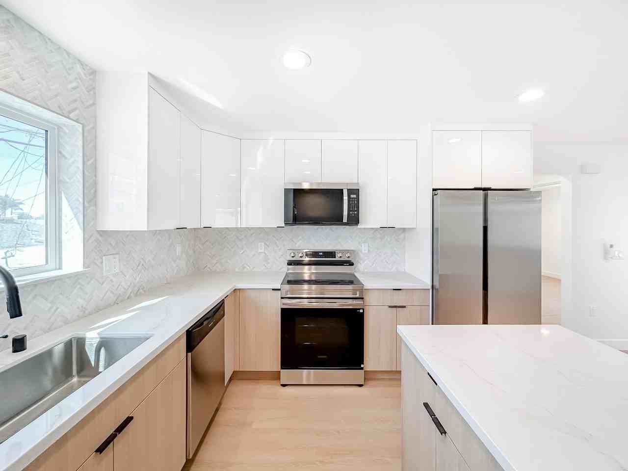 1420 Central Ave #B - Photo 5 of 9