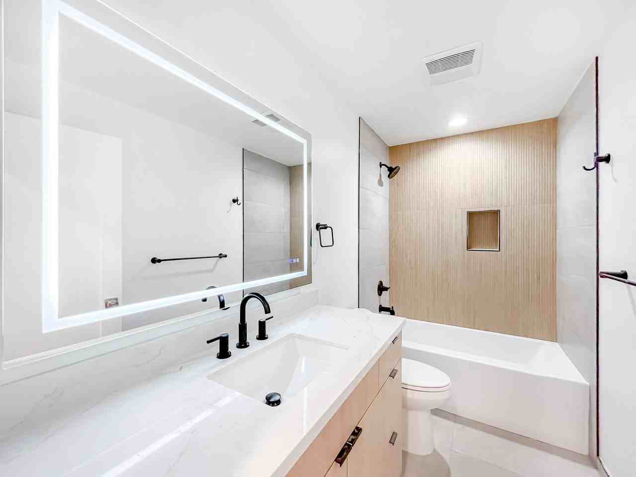 1420 Central Ave #B - Photo 6 of 9