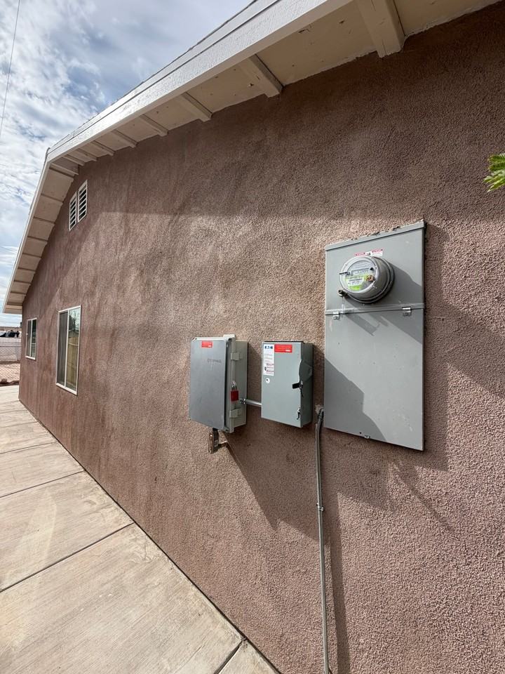 1060 St - Photo 3 of 17