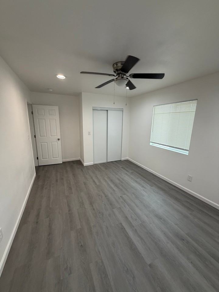 1060 St - Photo 5 of 17