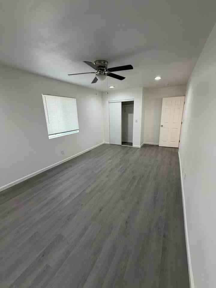 1060 St - Photo 7 of 17