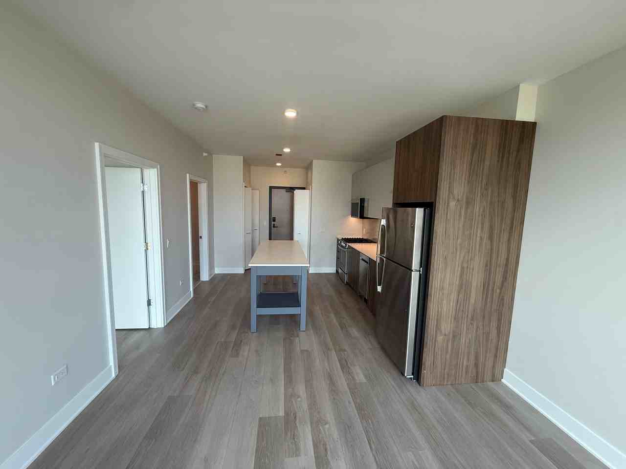 1124 W Van Buren St - Photo 2 of 5