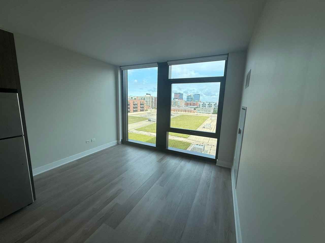 1124 W Van Buren St - Photo 3 of 5