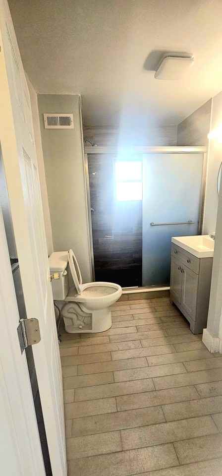 8 Maxwell St - Photo 7 of 10