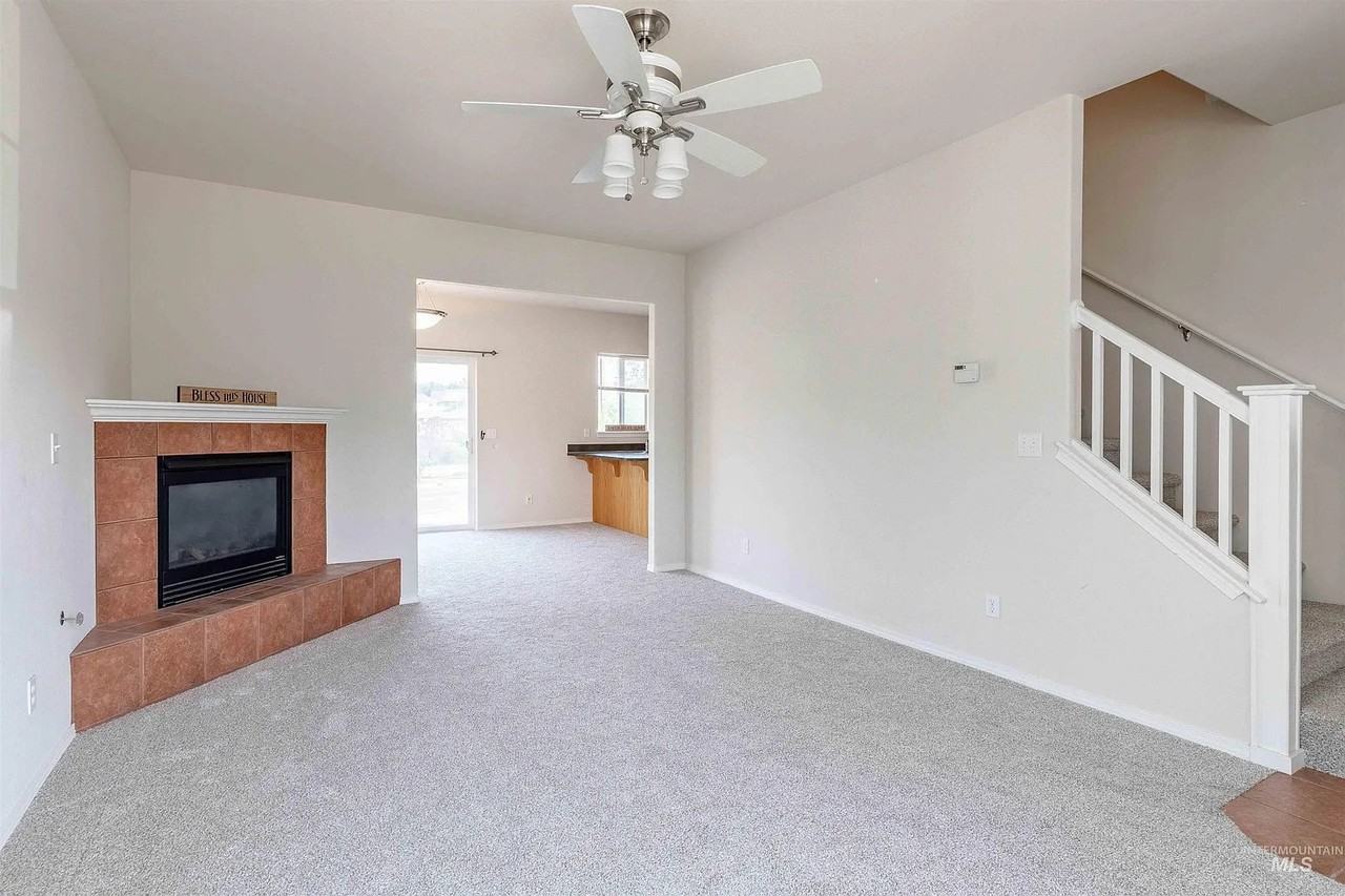 1318 Edinborough Ct - Photo 5 of 20
