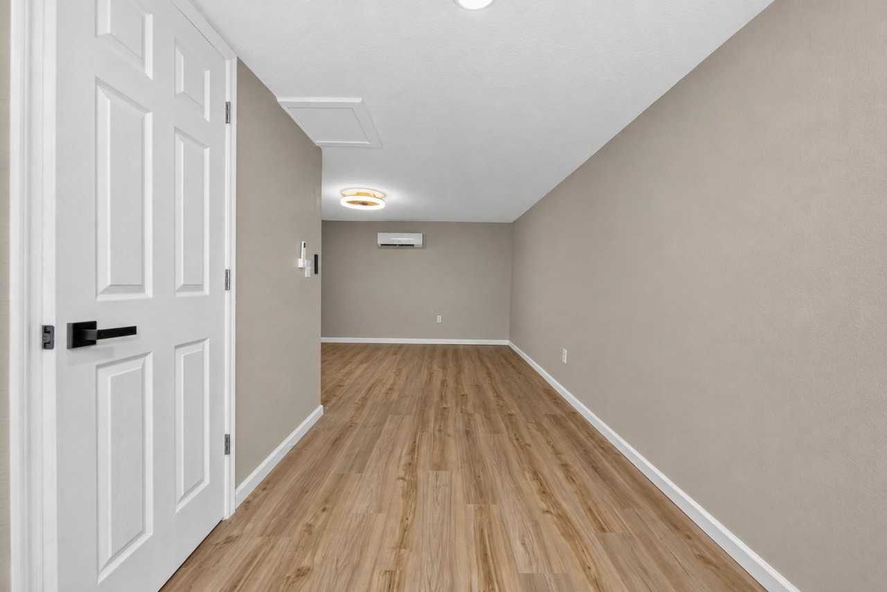 1414 E University Ave #B - Photo 4 of 7