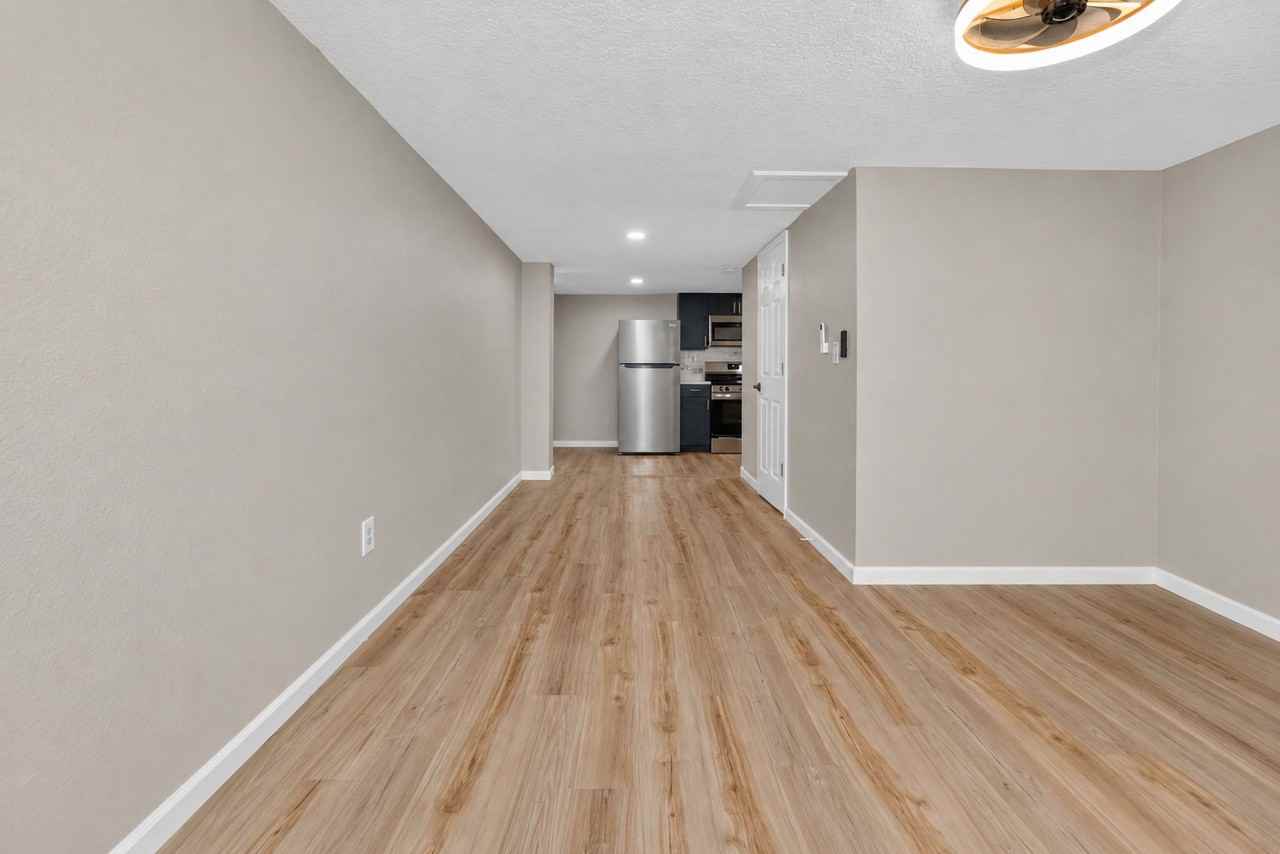 1414 E University Ave #B - Photo 6 of 7