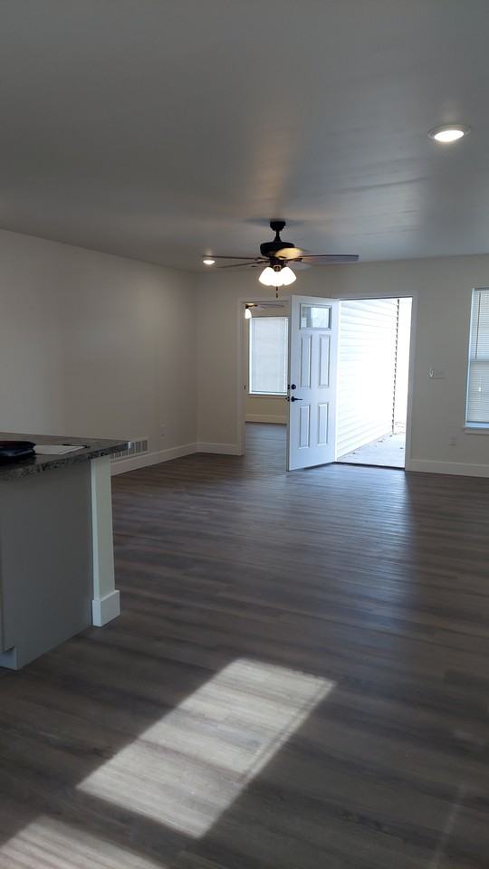 414 Eagle St #414 - Photo 2 of 11