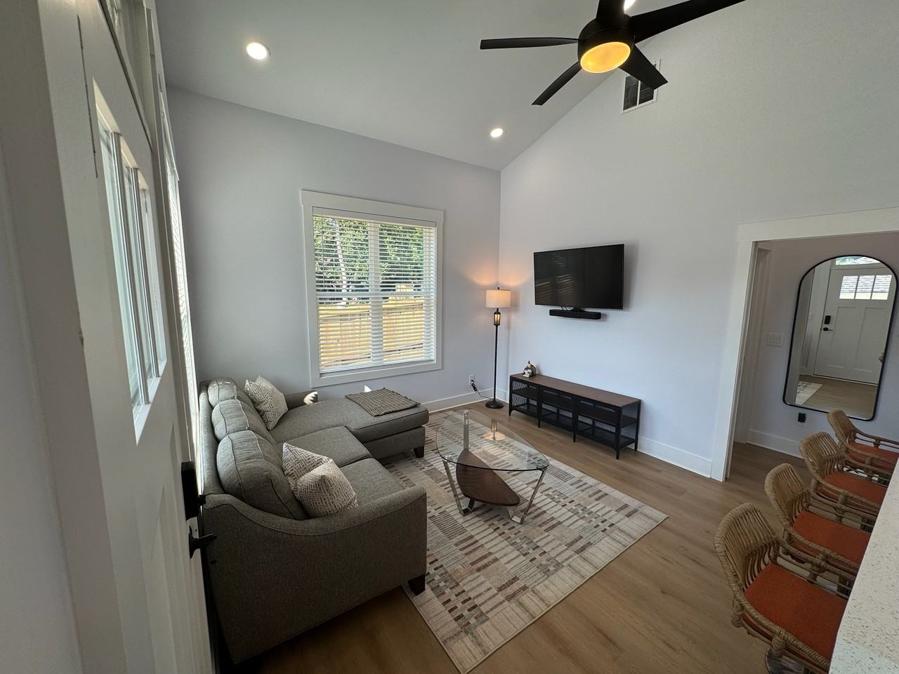 502 Atwood St Sw - Photo 4 of 14