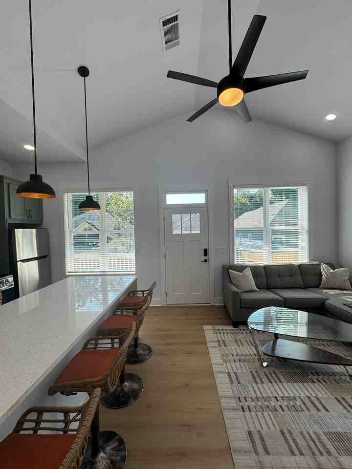 502 Atwood St Sw - Photo 6 of 14