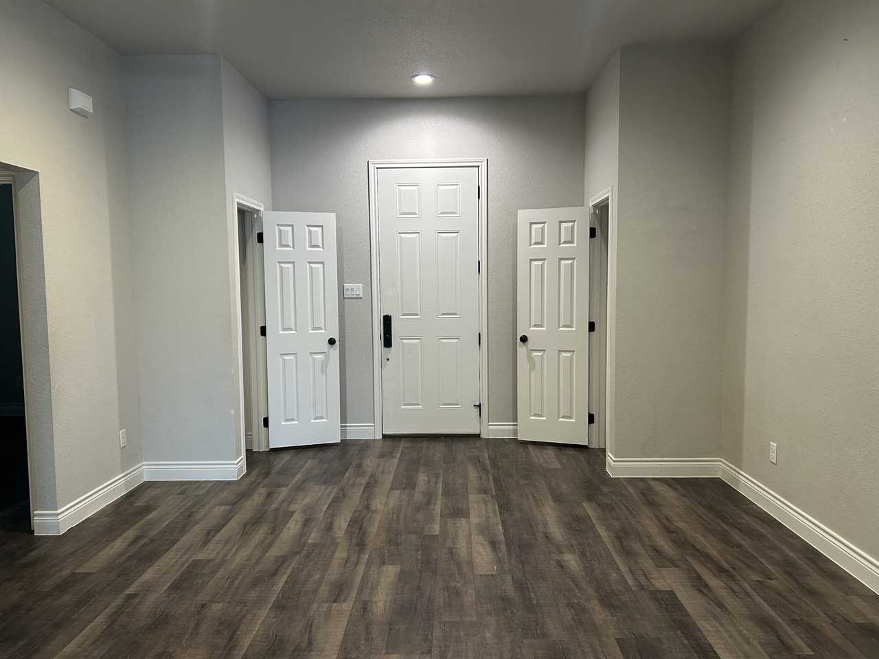 224 N Hubbard St #NA - Photo 4 of 19