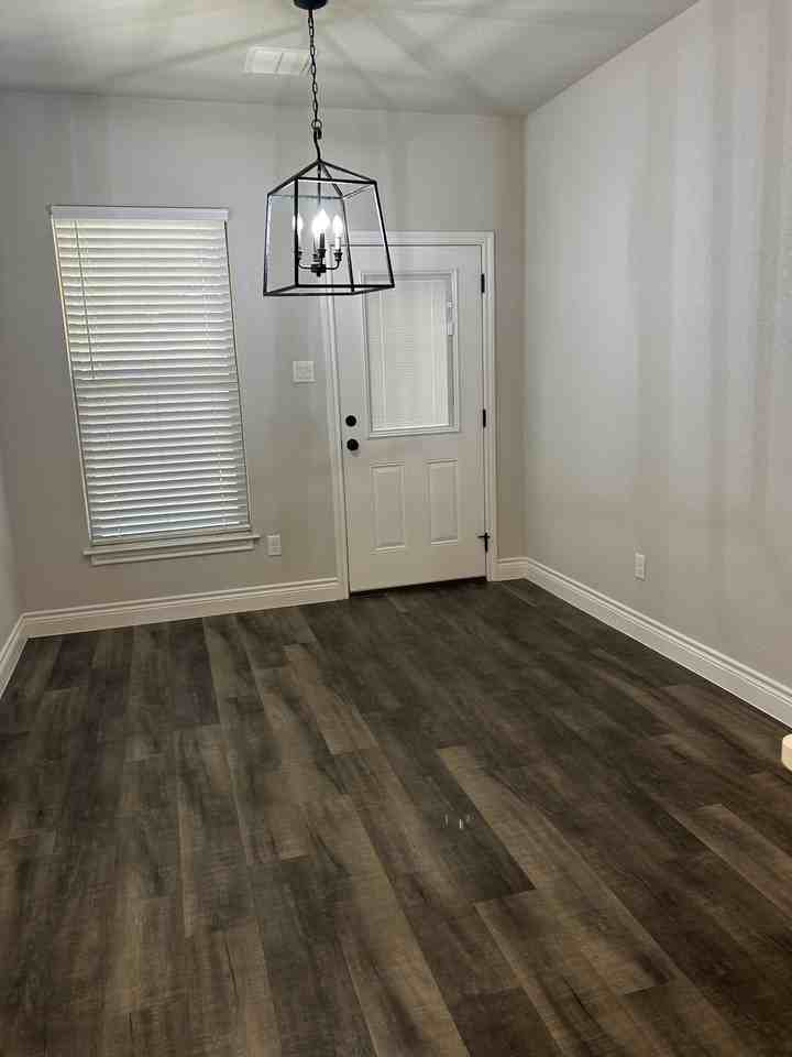 224 N Hubbard St #NA - Photo 7 of 19