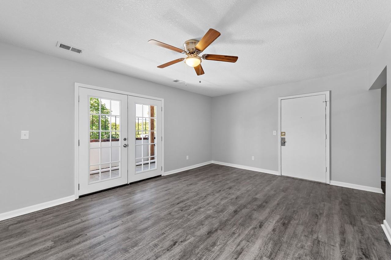 3909 Kenwood - Photo 3 of 37