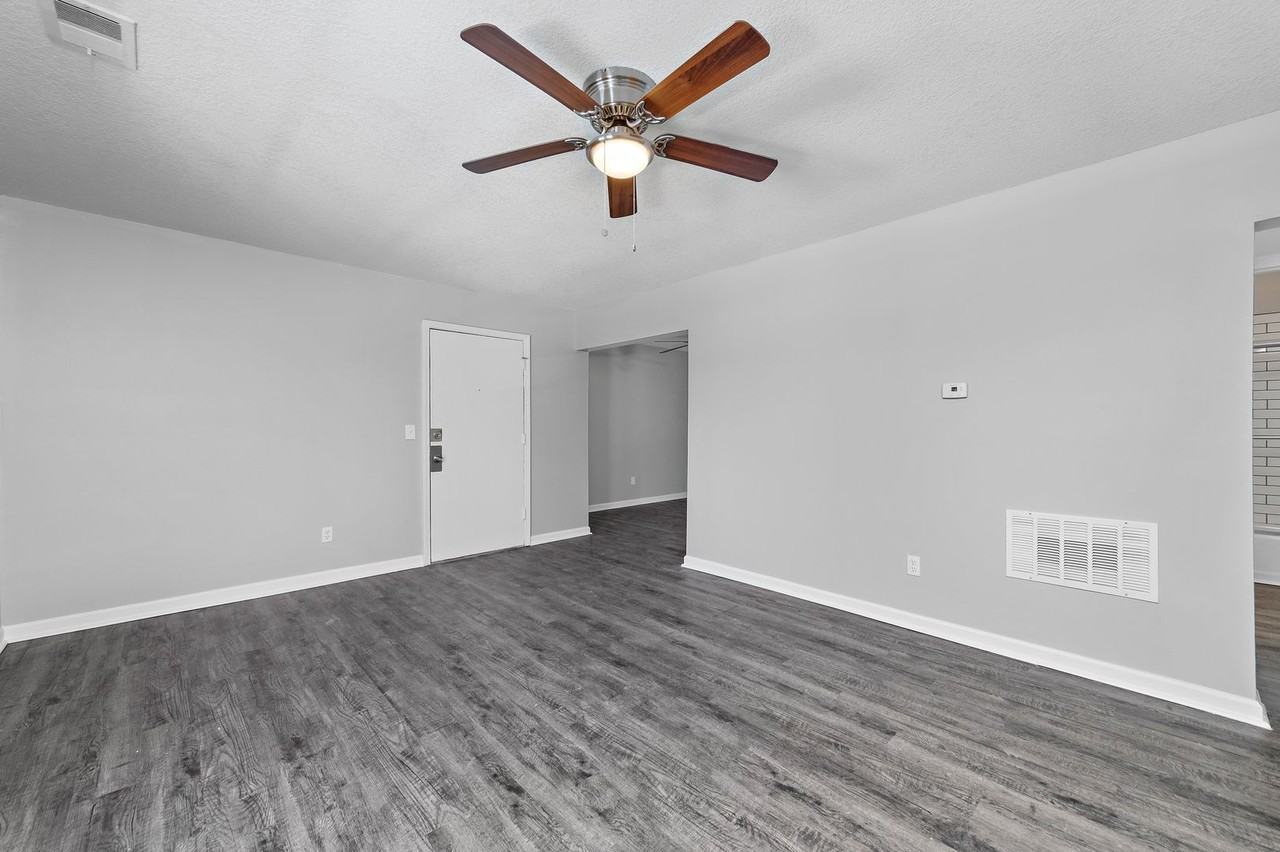 3909 Kenwood - Photo 4 of 37